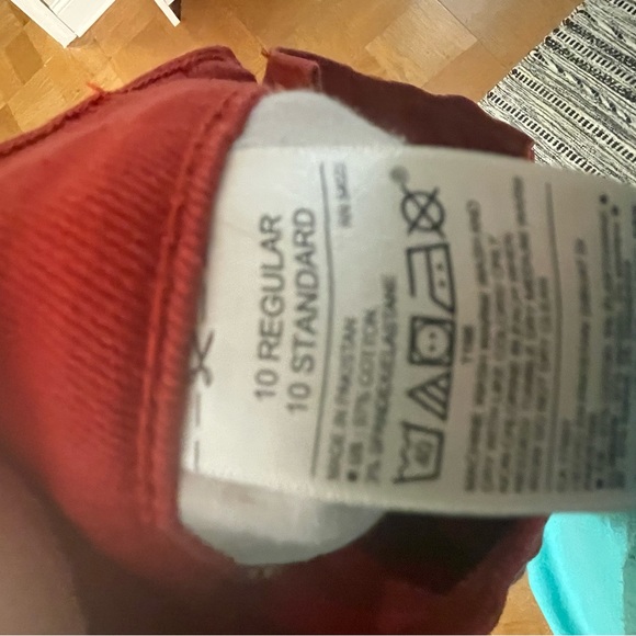 Red old navy shorts - Picture 3 of 3